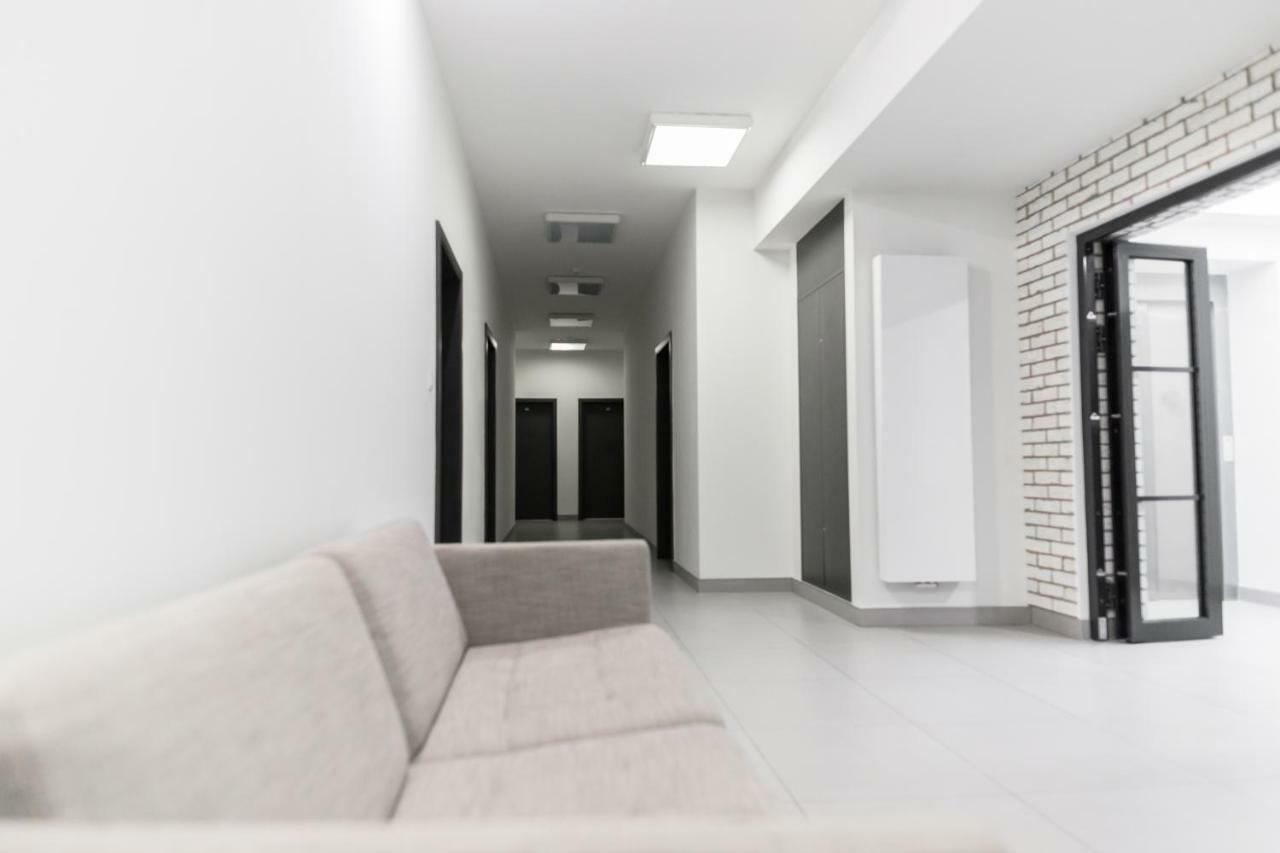 Goldeneye Apartment Center Вроцлав Екстериор снимка