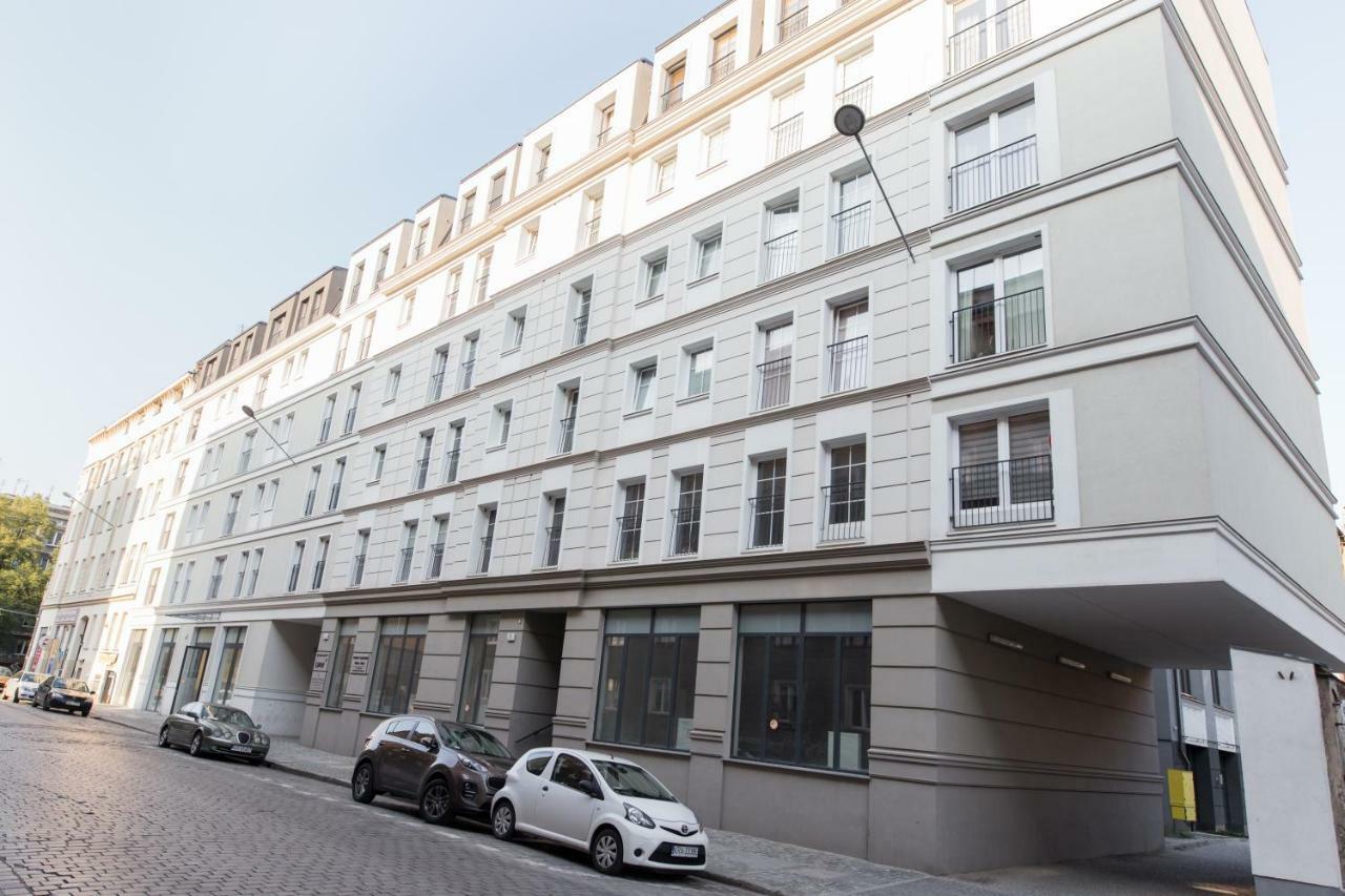 Goldeneye Apartment Center Вроцлав Екстериор снимка