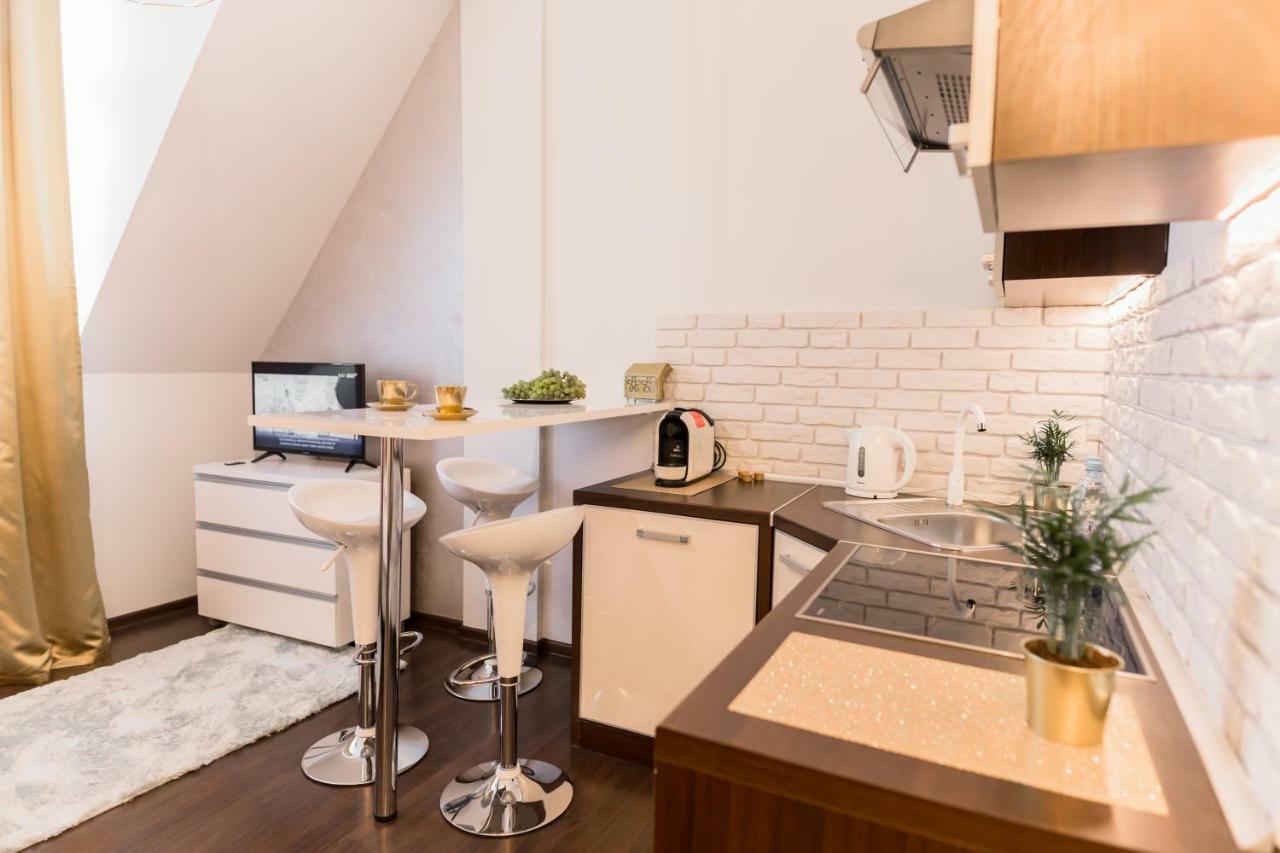 Goldeneye Apartment Center Вроцлав Екстериор снимка